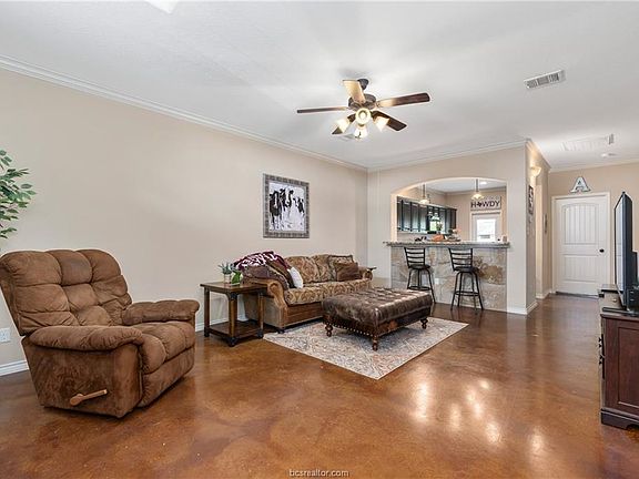 4th image of 307 Capps Dr