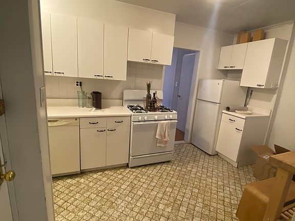 3rd image of 64 Thompson St APT 13