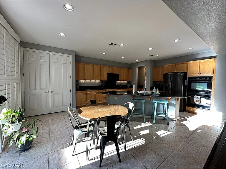 1211 Martini Dr — Photo 17