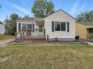 624 SW Vesper Ave, Topeka, KS 66606