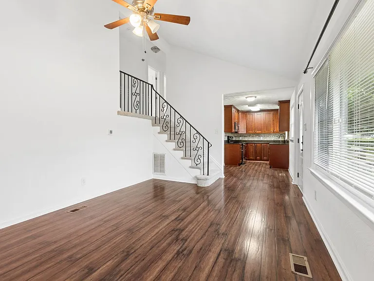 1261 River Oaks Dr — Photo 5