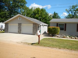 3519 Lakeview Dr, Beaverton, MI 48612