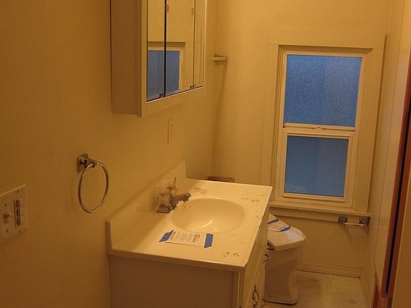 Unit 1 Cozy Bathroom