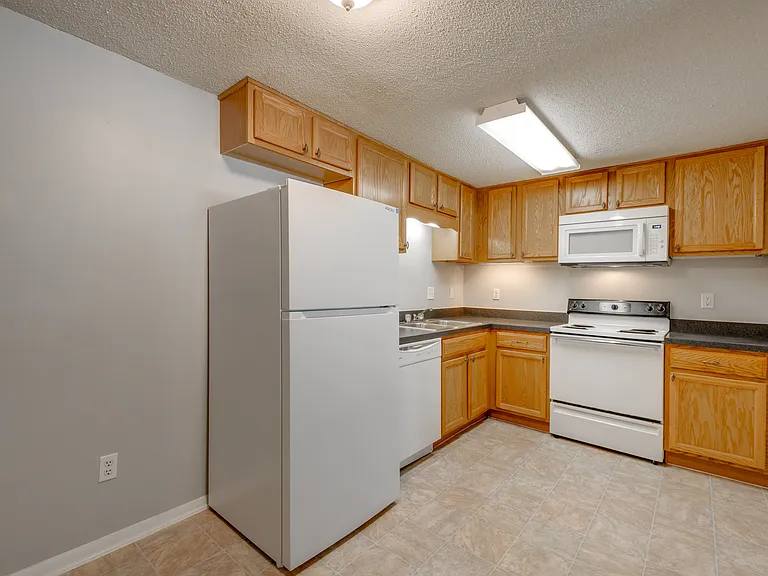 112 Sweetland Dr #3 — Photo 4
