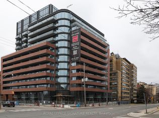 2525 Bathurst St #803, Toronto, ON M6B 2Y9