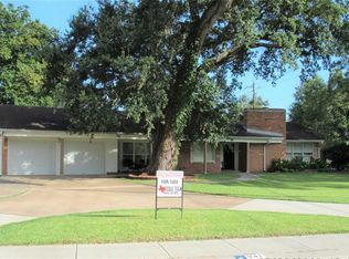 941 Magnolia St, Lake Jackson, TX 77566