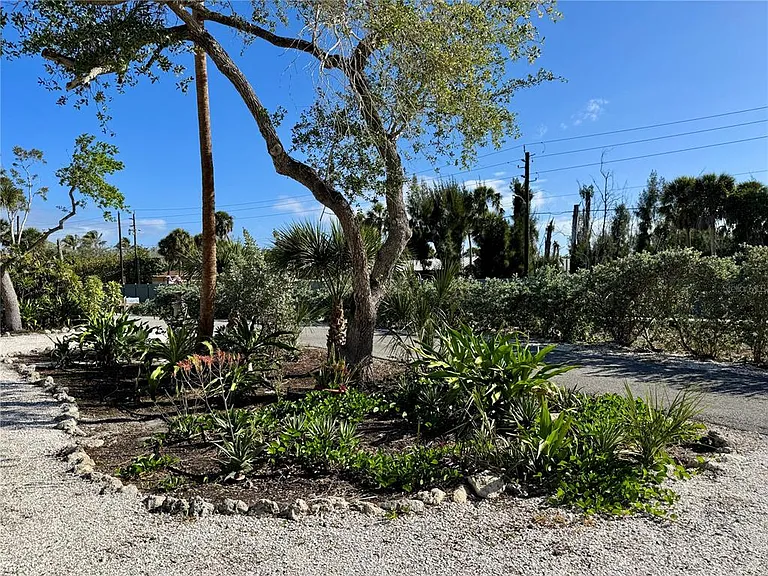7372 Melaleuca Way — Photo 37