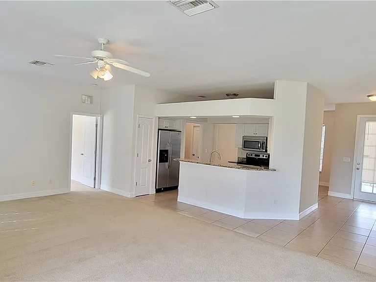 902 SW 21st Ln — Photo 10
