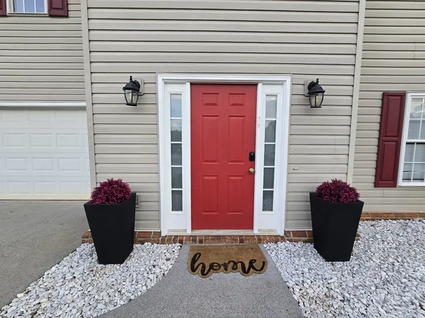 1053 Hupps Hill Ln, Forest, VA 24551