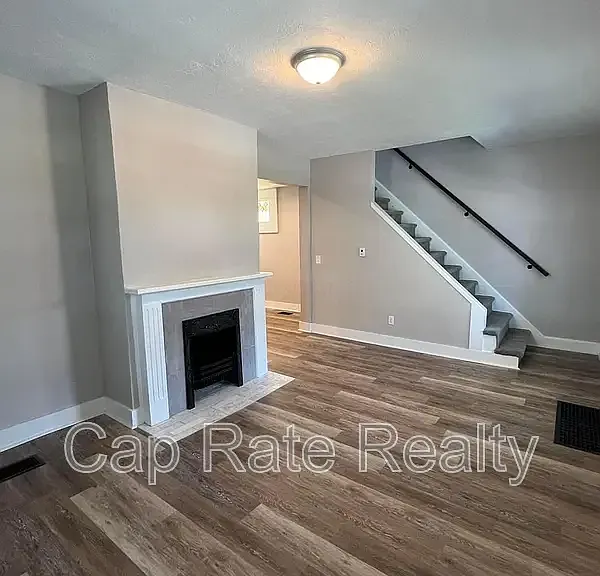 1476 N 6th St — Photo 3
