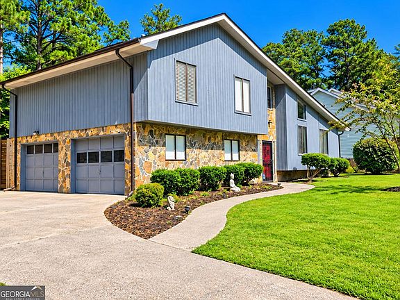2nd image of 3255 Redona Dr
