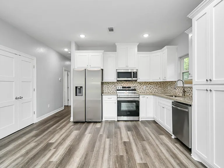 701 S Morgan St — Photo 11