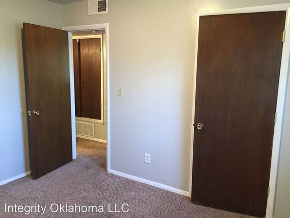 4th image of 3807 N Rockwell Ave APT 224