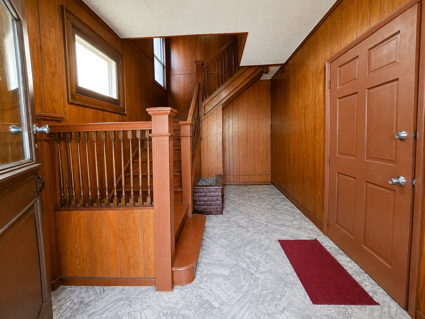 5 bed, 2212 sqft, $1,400 — Photo 3