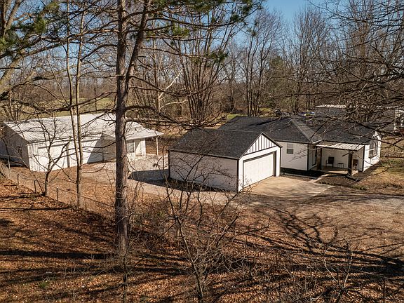 5th image of 539 Amos Dr