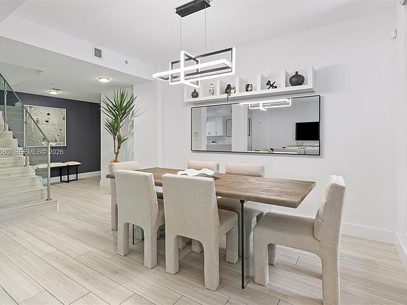 5th image of 1650 Galiano St #Townhouse 15
