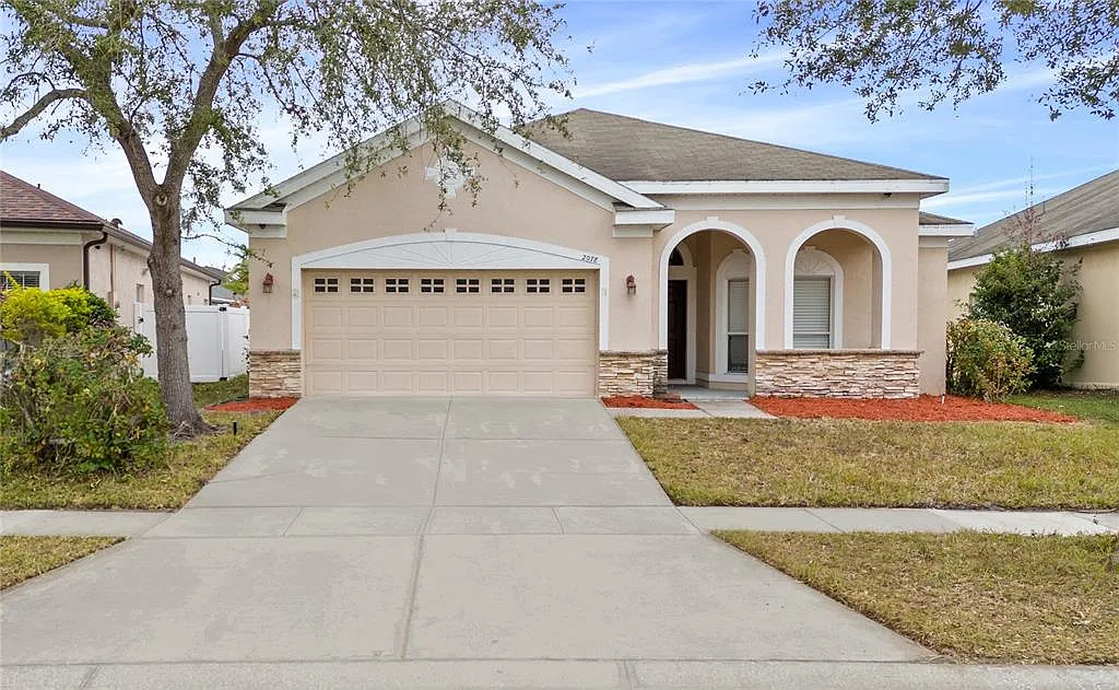 3 bed, 2.0 bath, 1882 sqft, $2,800 — Photo 1