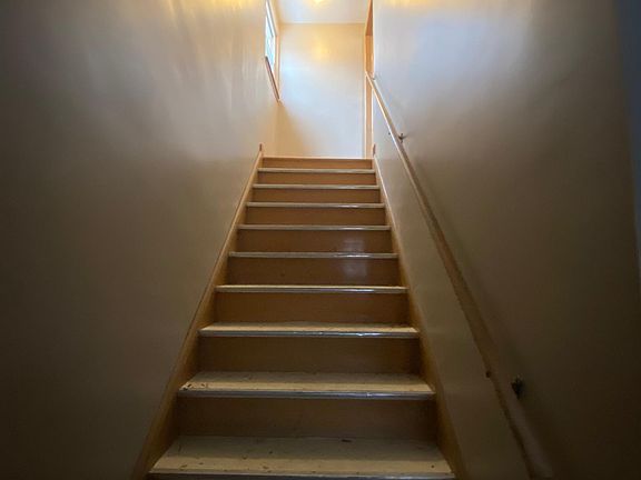 5th image of 925 E 216th St #2