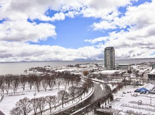 219 Fort York Blvd #2011, Toronto, ON M5V 1B1