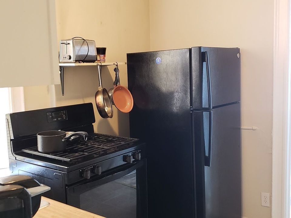 1st image of 2543 38th St APT 4L