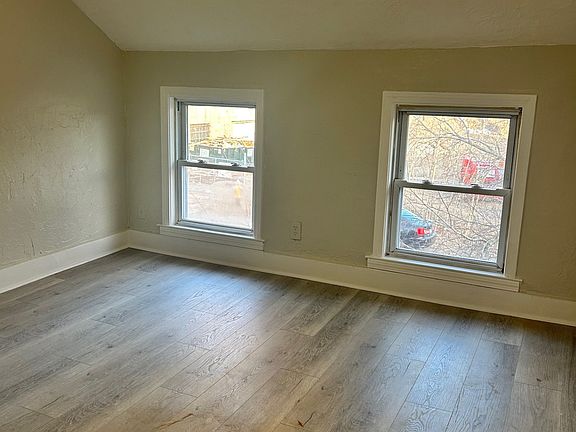 5th image of 16 Water St #16