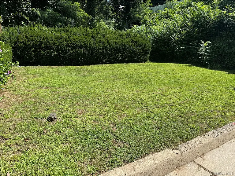 25 Robinson Ave — Photo 13
