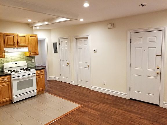 3rd image of 263 Whiton St Floor 2