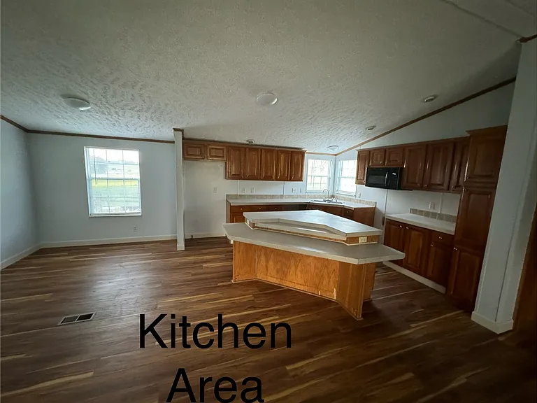 224 Toomey Ln — Photo 2