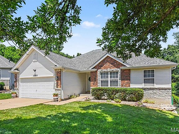 3rd image of 3585 Lakeview Heights Dr