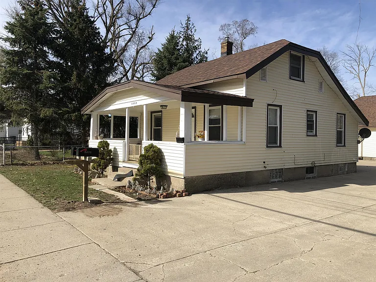 3415 Byron Center