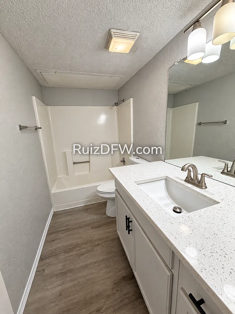 Welcome to 1936 Bernice Street! — Photo 4