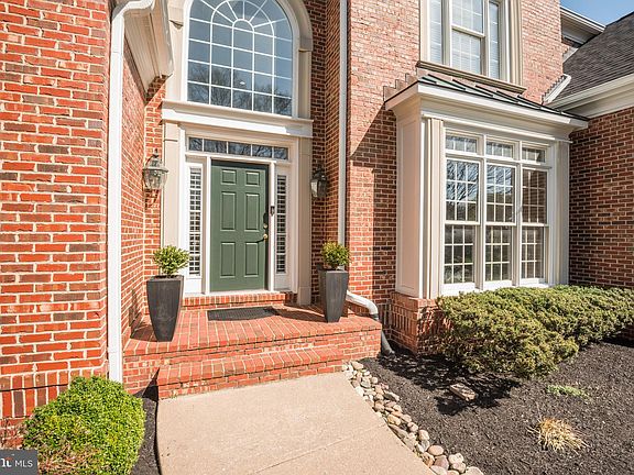 4th image of 11603 Montague Ct