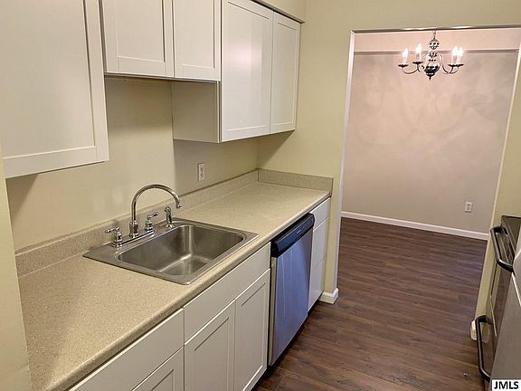 3rd image of 30038 W 12 Mile Rd Unit 37