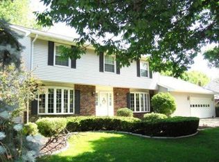 1414 Heritage Ln, Sterling, IL 61081