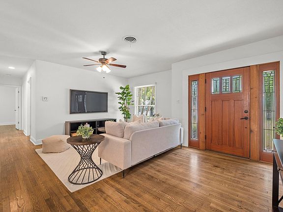 5th image of 2640 W 45th St