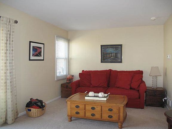 4th image of 2633 College Hill Cir #161
