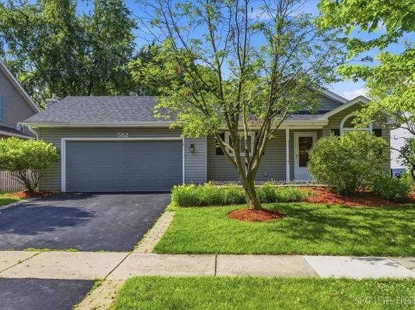 562 Roxbury Dr, Naperville, IL 60565