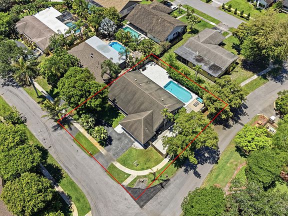 5th image of 1630 NW 118th Avenue