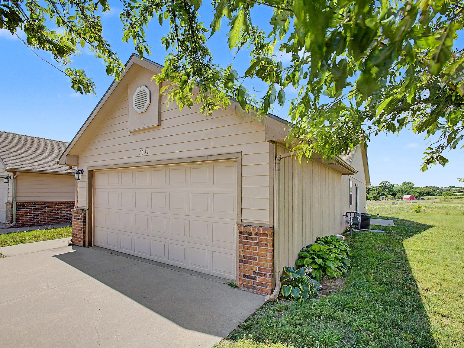 3 bed, 1126 sqft, $1,450 — Photo 3