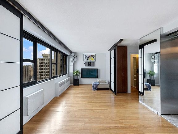 2nd image of 100 W 93rd St APT 22A