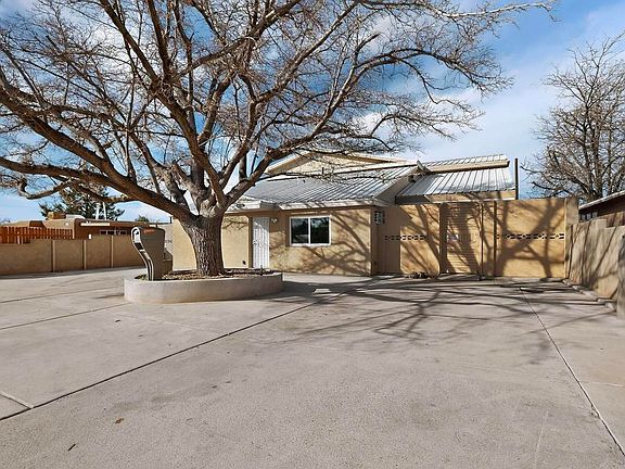 2nd image of 2823 Bel Air Dr NE