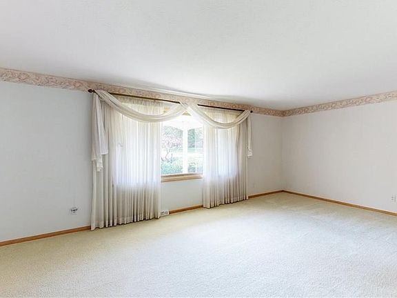 3rd image of 7540 Vista Dr