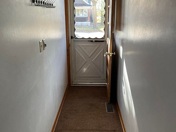 2nd image of 225 E 10th St #B
