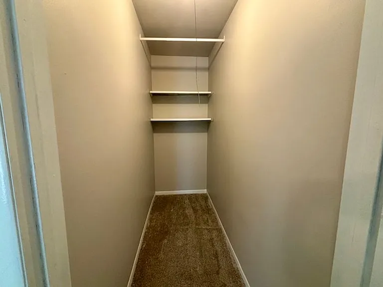Oak Valley Apartments — Photo 81