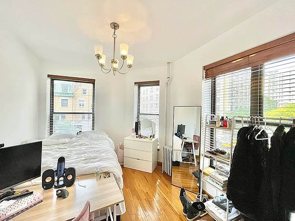 3rd image of 358 W End Ave #3R
