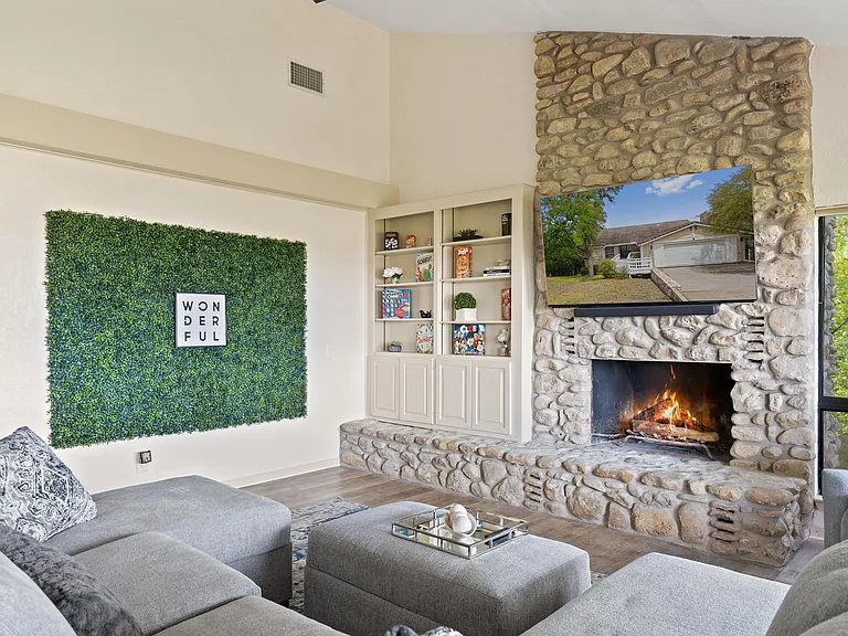 310 Dogie Dr #A — Photo 8