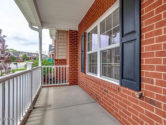 4th image of 1336 Hazelgreen Way