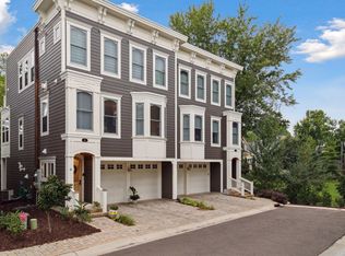 4 Village Ln, Excelsior, MN 55331