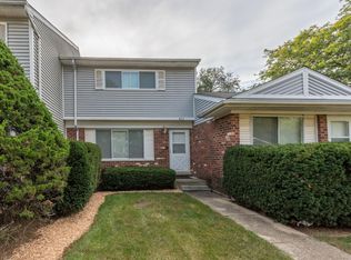 422 Mallview Ln, Bolingbrook, IL 60440