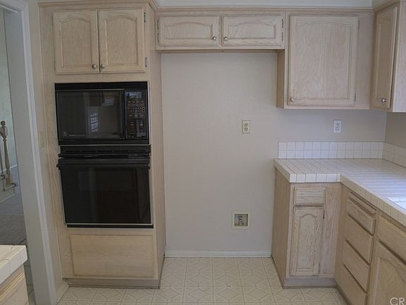 5th image of 498 Pesaro St